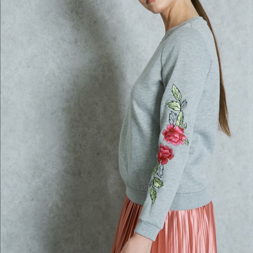 Vero Moda Floral Sleeve Detail Sweatshirt Tattoo Sleeve